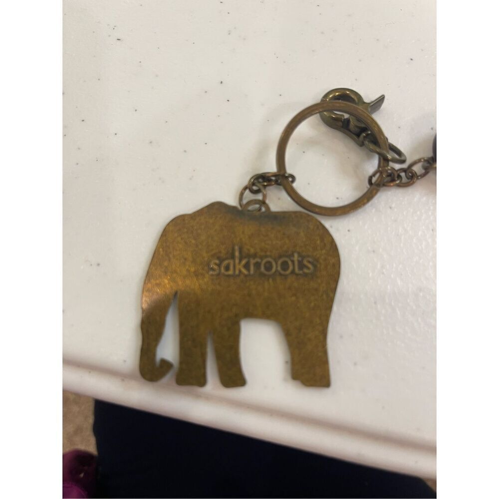 Sak Roots Elephant metal keychain - Picture 3 of 4